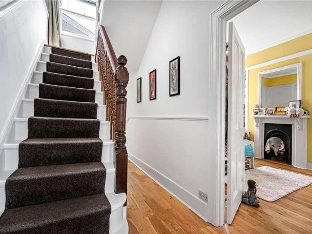 5 bed house for sale
