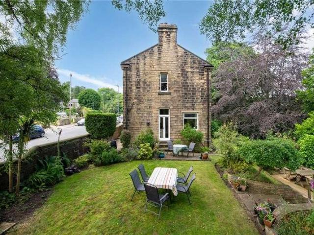 5 bed house for sale