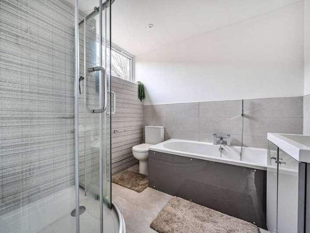 5 bed house for sale