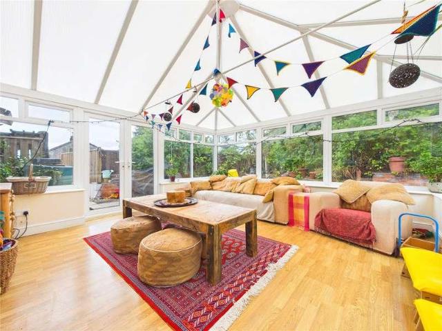 5 bed house for sale