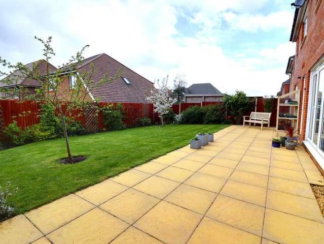5 bed house for sale