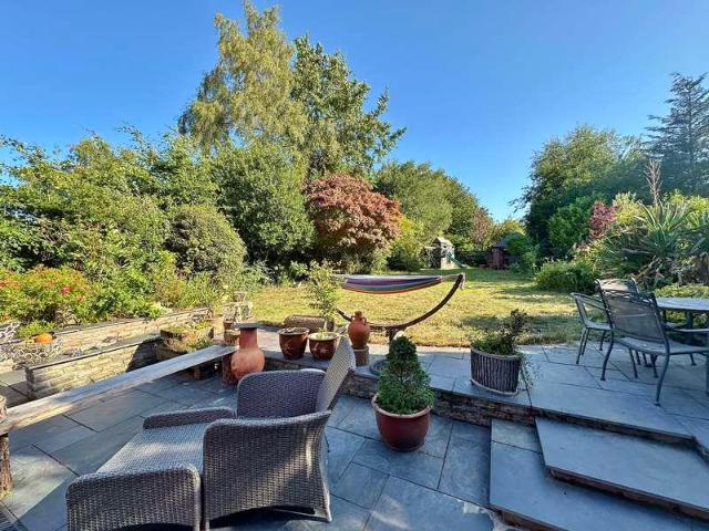 5 bed house for sale