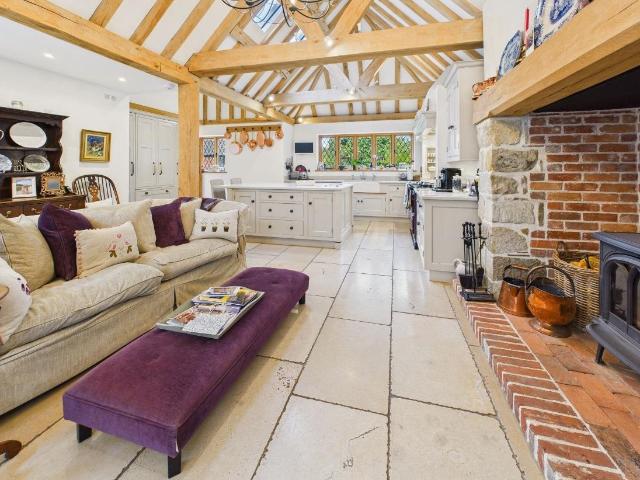 5 bed house for sale