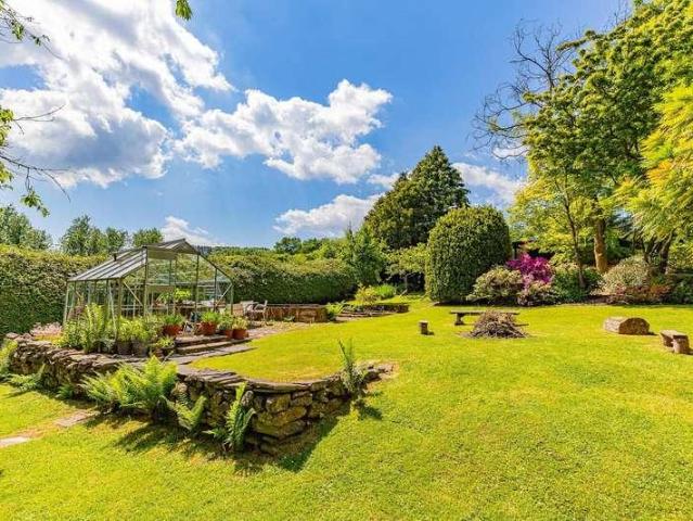 5 bed house for sale