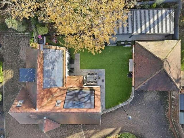 5 bed house for sale