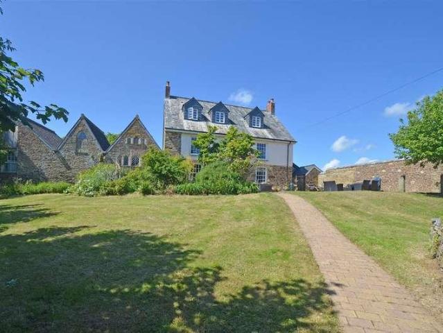 5 bed house for sale