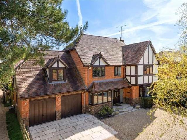 5 bed house for sale