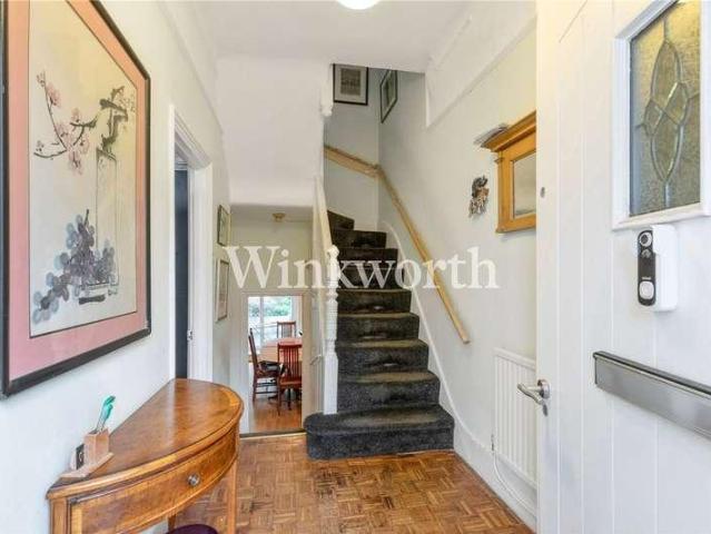 5 bed house for sale