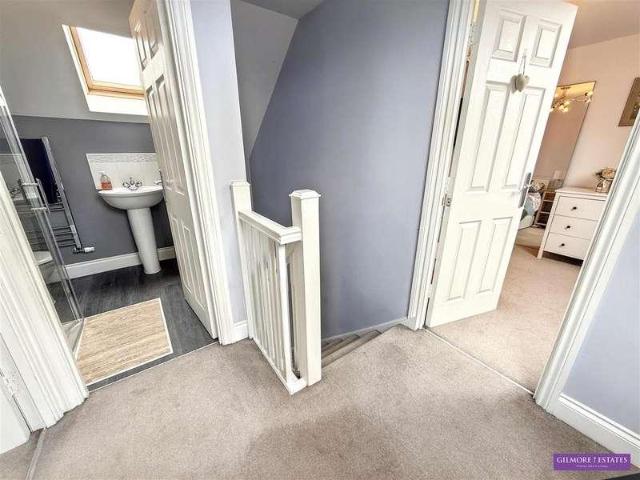 5 bed house for sale