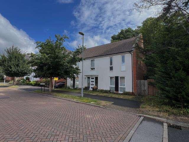 5 bed house for sale