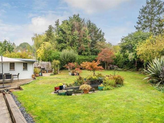 5 bed house for sale