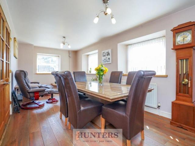 5 bed house for sale