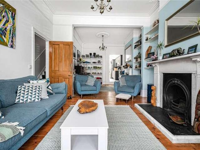 5 bed house for sale