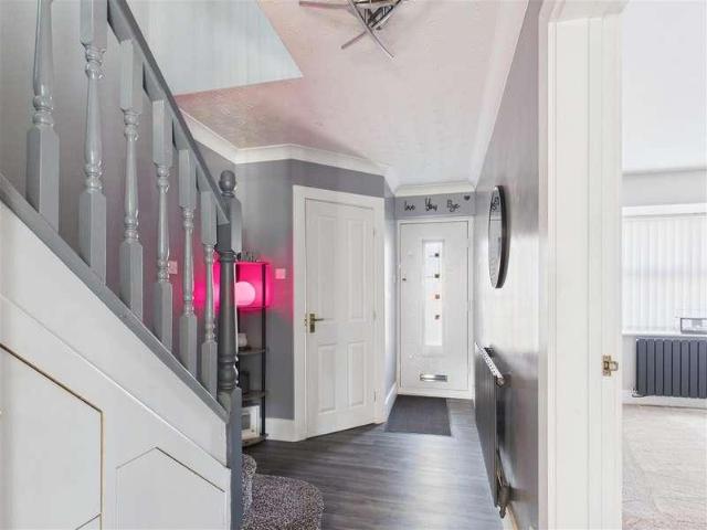 5 bed house for sale