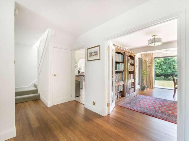 5 bed house for sale