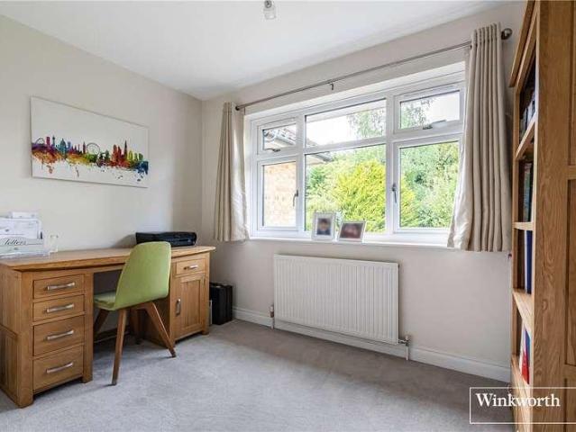 5 bed house for sale
