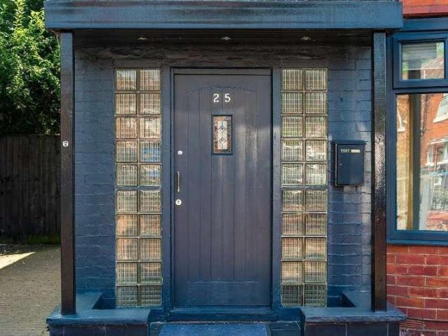 5 bed house for sale