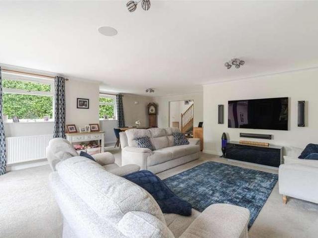 5 bed house for sale