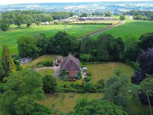 5 bed house for sale