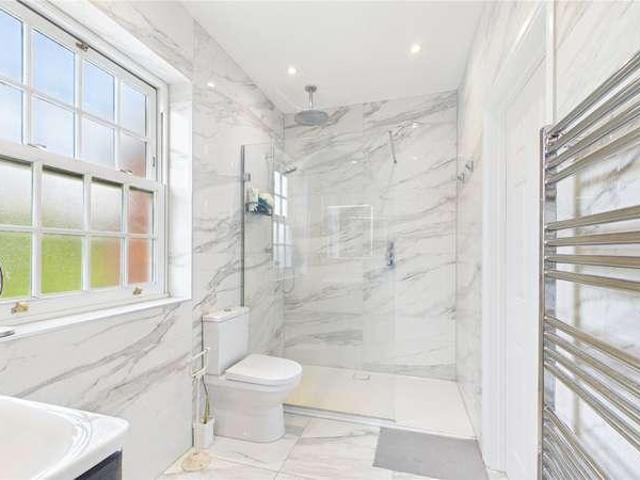 5 bed house for sale
