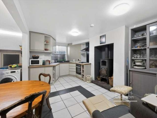 5 bed house for sale