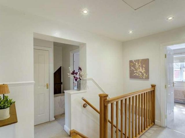 5 bed house for sale