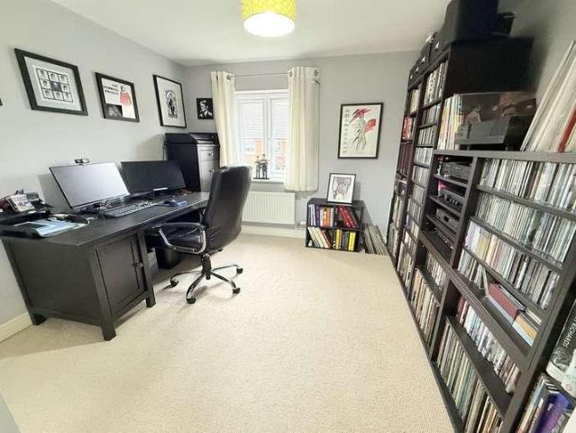 5 bed house for sale