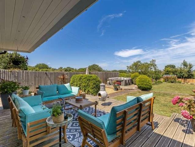 5 bed house for sale