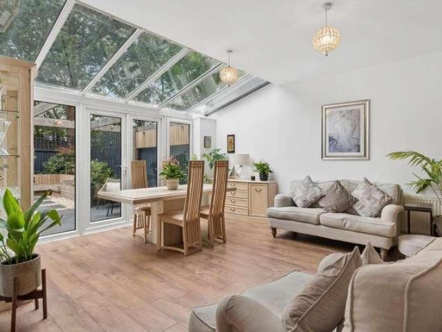 5 bed house for sale