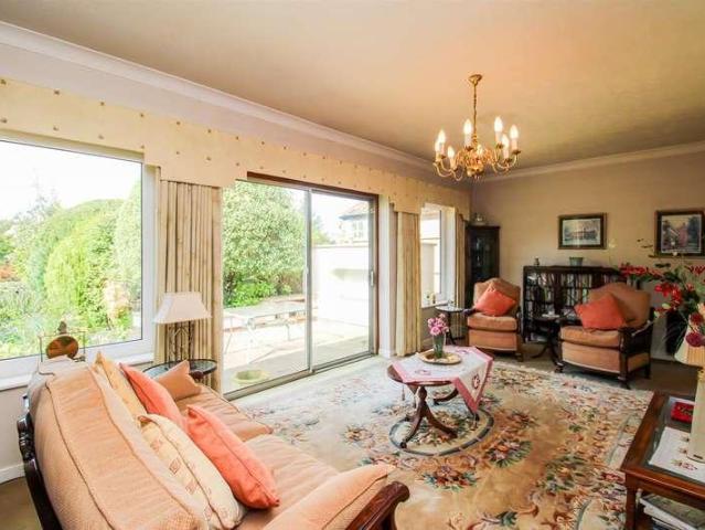 5 bed house for sale