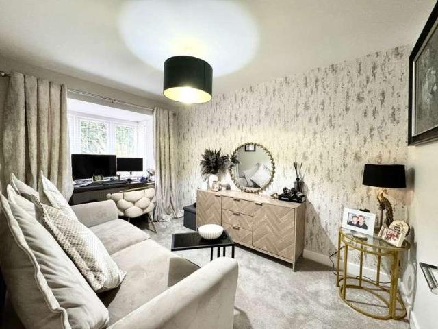 5 bed house for sale