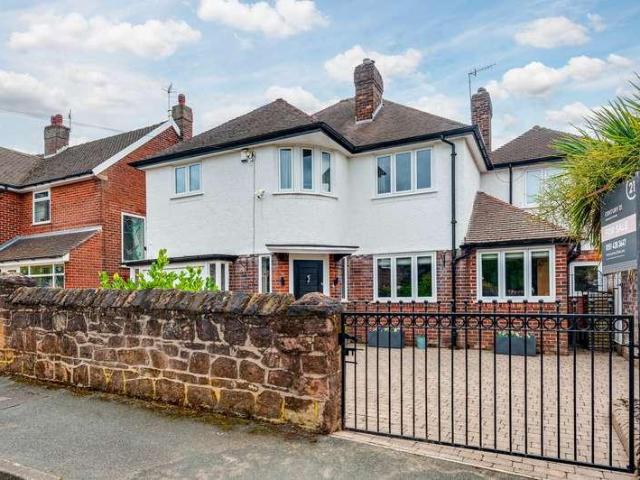 5 bed house for sale