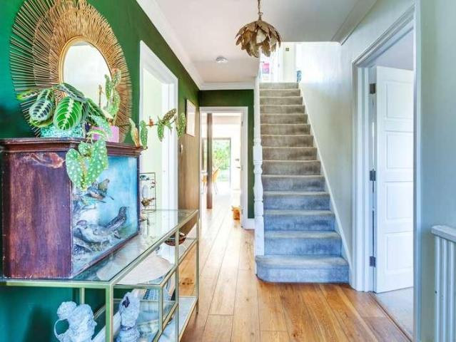 5 bed house for sale