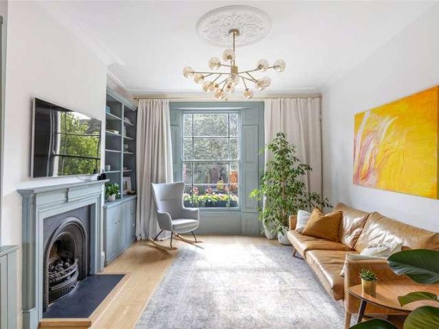 5 bed house for sale