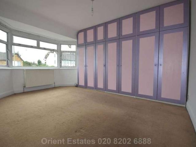 5 bed house for sale