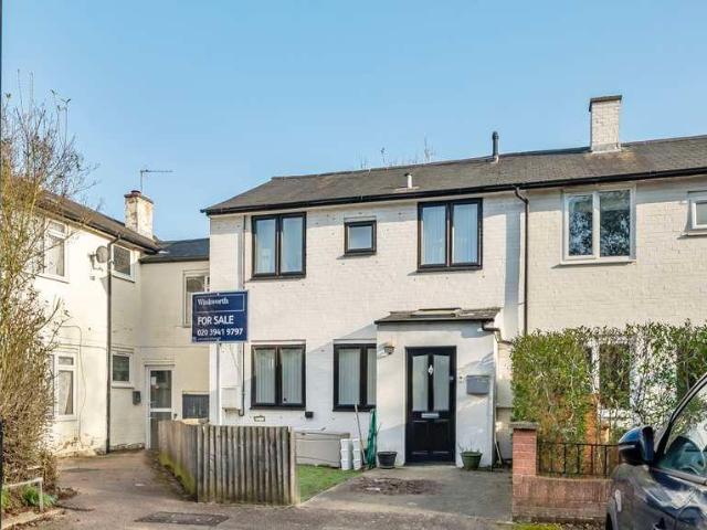 5 bed house for sale