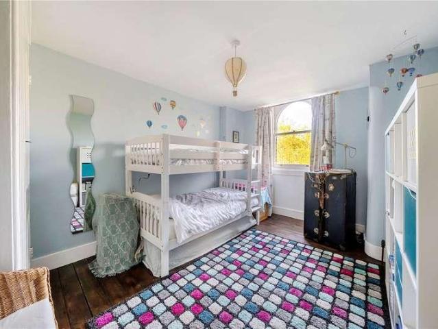 5 bed house for sale