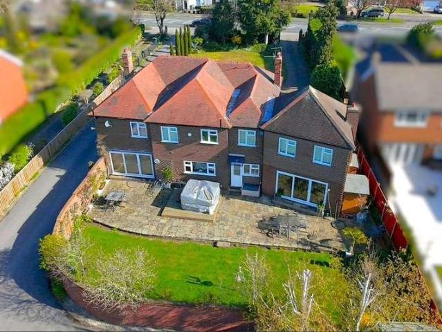5 bed house for sale
