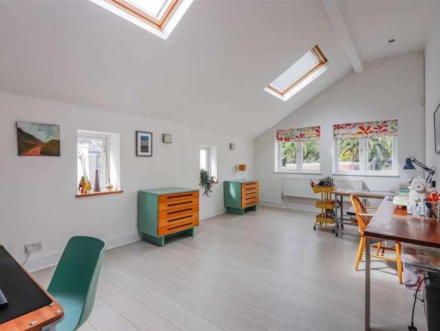 5 bed house for sale