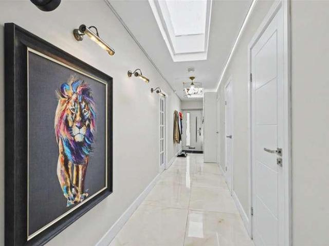 5 bed house for sale