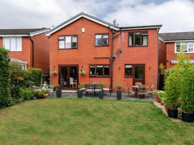 5 bed house for sale