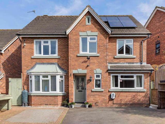 5 bed house for sale