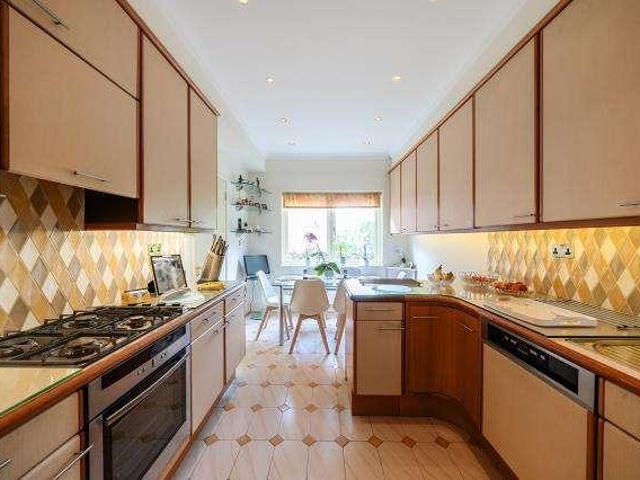 5 bed house for sale