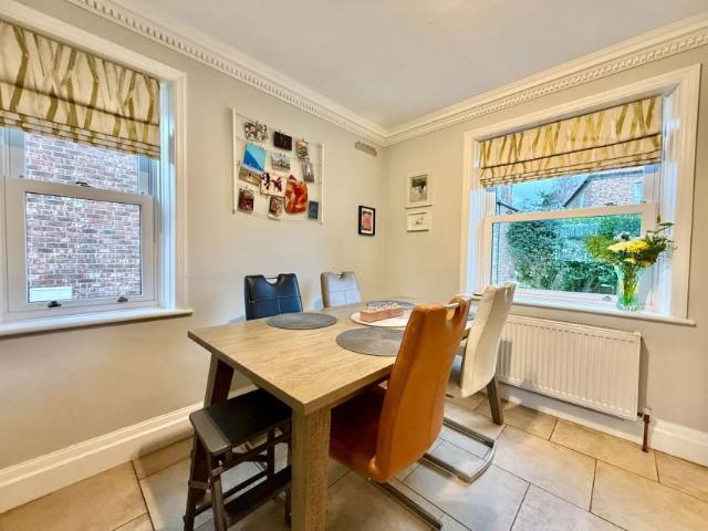 5 bed house for sale