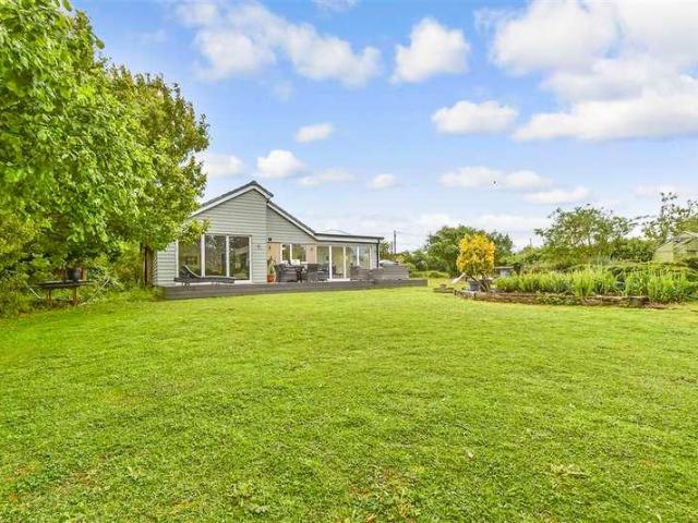 5 bed house for sale