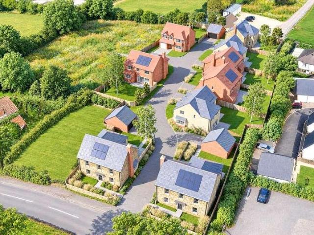 5 bed house for sale