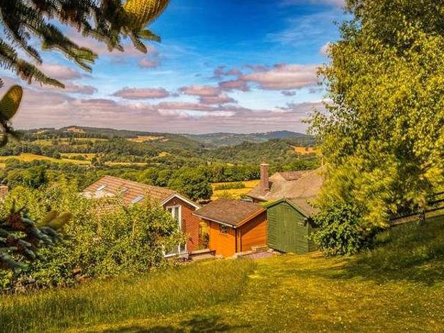 5 bed house for sale