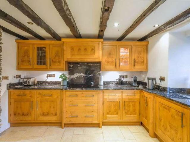 5 bed house for sale