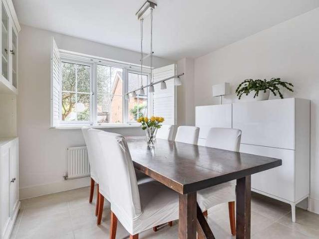 5 bed house for sale