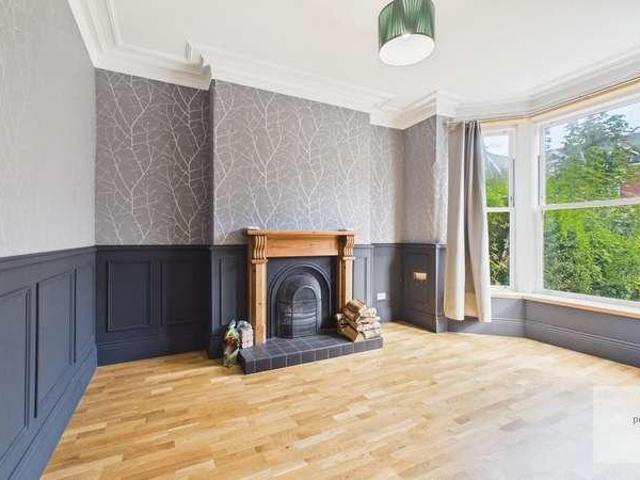 5 bed house for sale